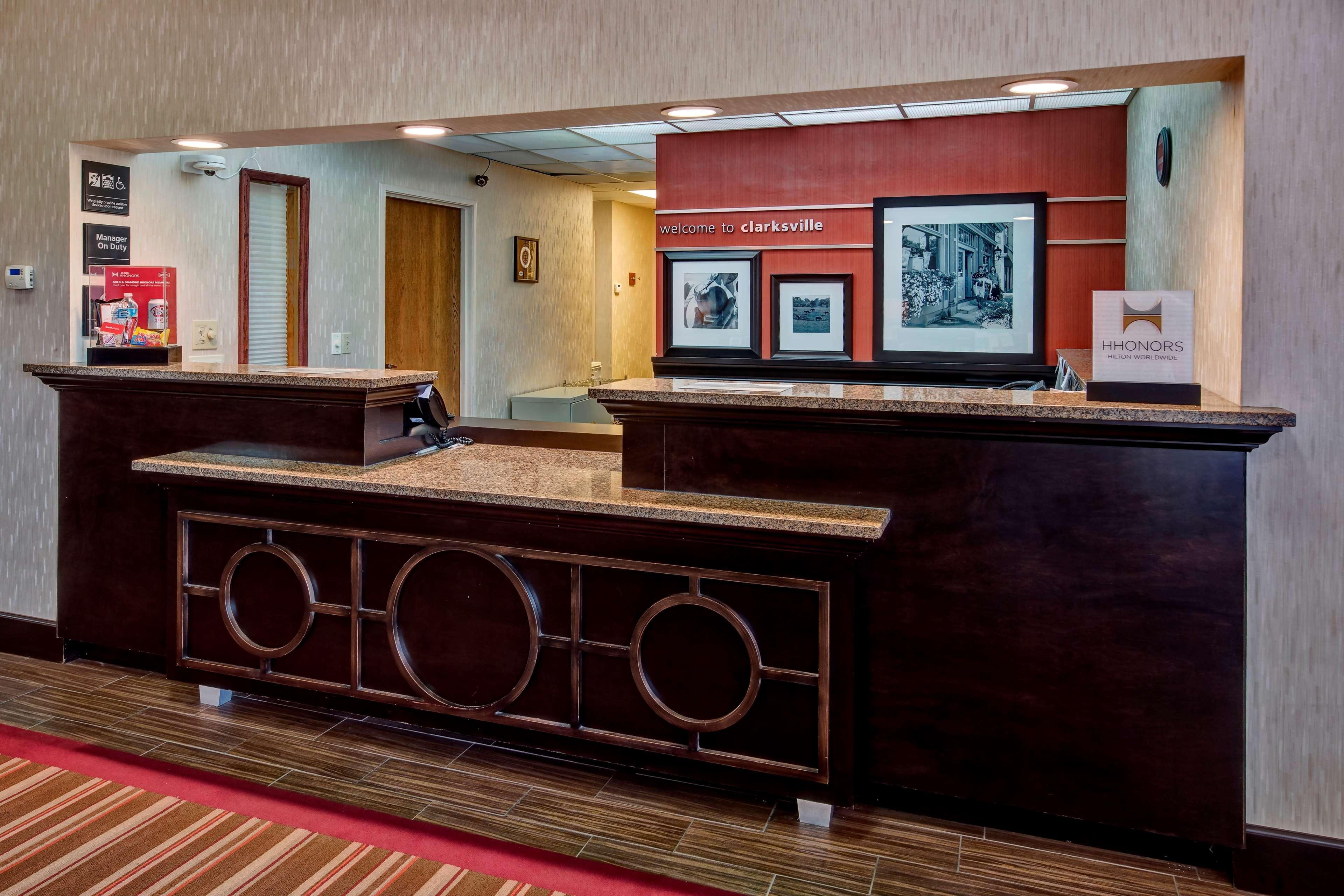 Hampton Inn By Hilton Clarksville Bagian luar foto