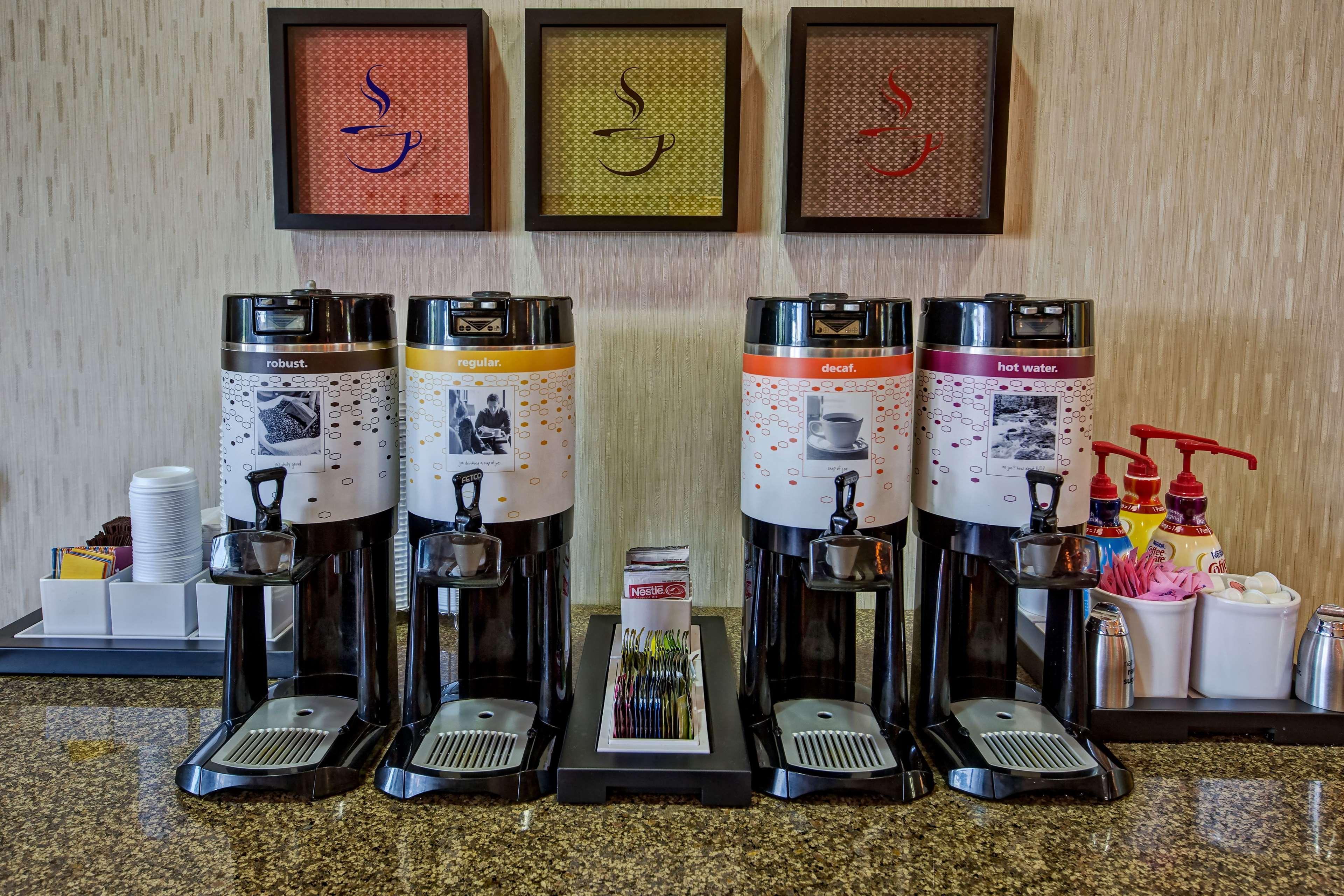 Hampton Inn By Hilton Clarksville Bagian luar foto