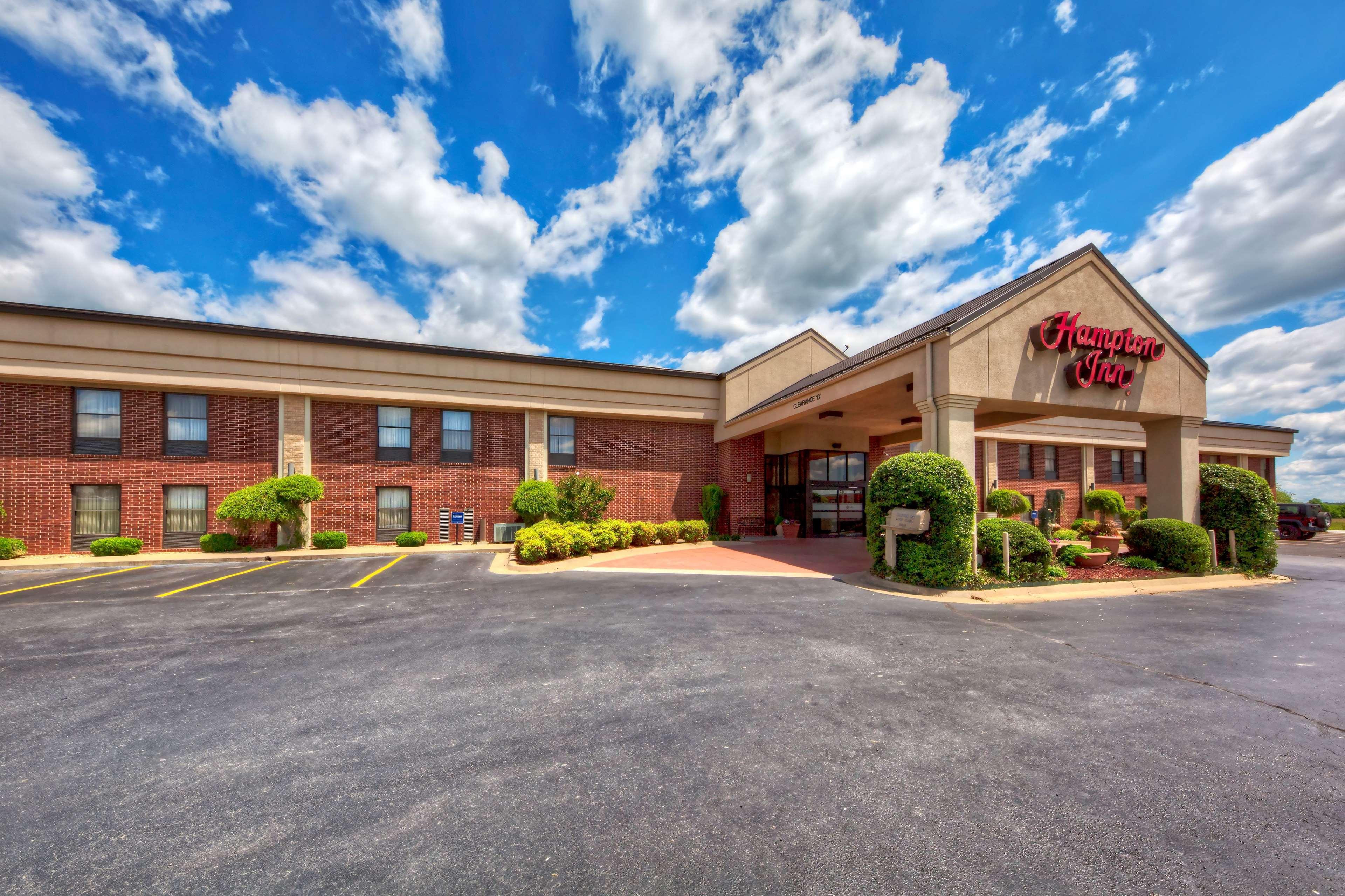 Hampton Inn By Hilton Clarksville Bagian luar foto