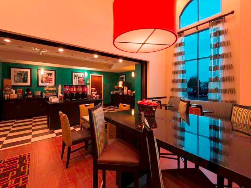 Hampton Inn By Hilton Clarksville Bagian luar foto